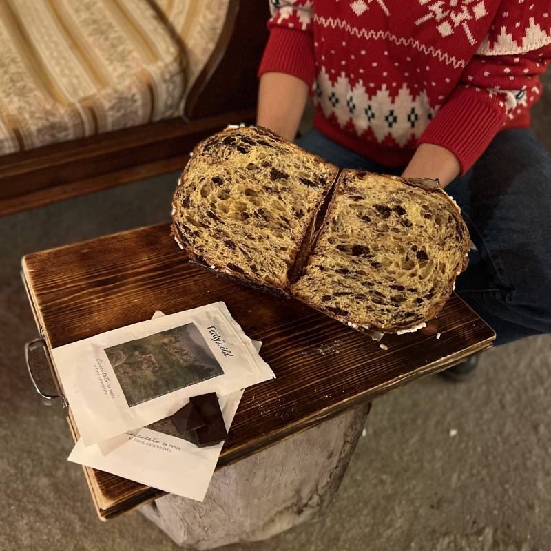 Panettone Wild al cioccolato al fieno caramellato