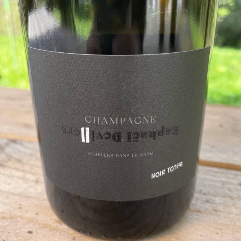 Champagne Noir Totem