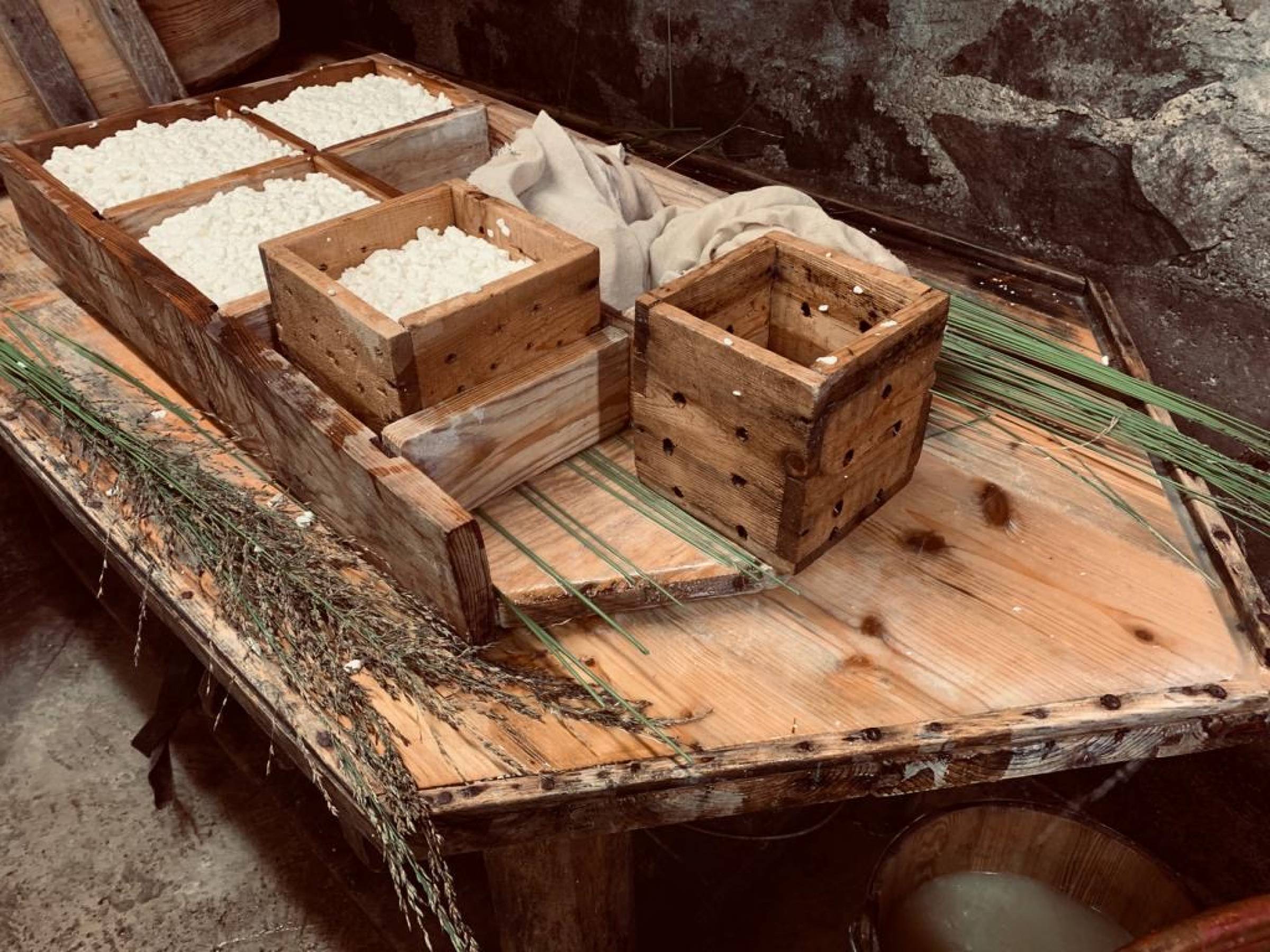 Strachì del Nono Cirillo: the cheese of tired cows