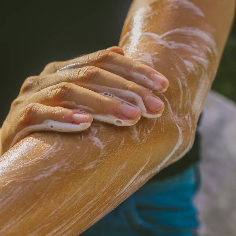 Hand and body liquid soap